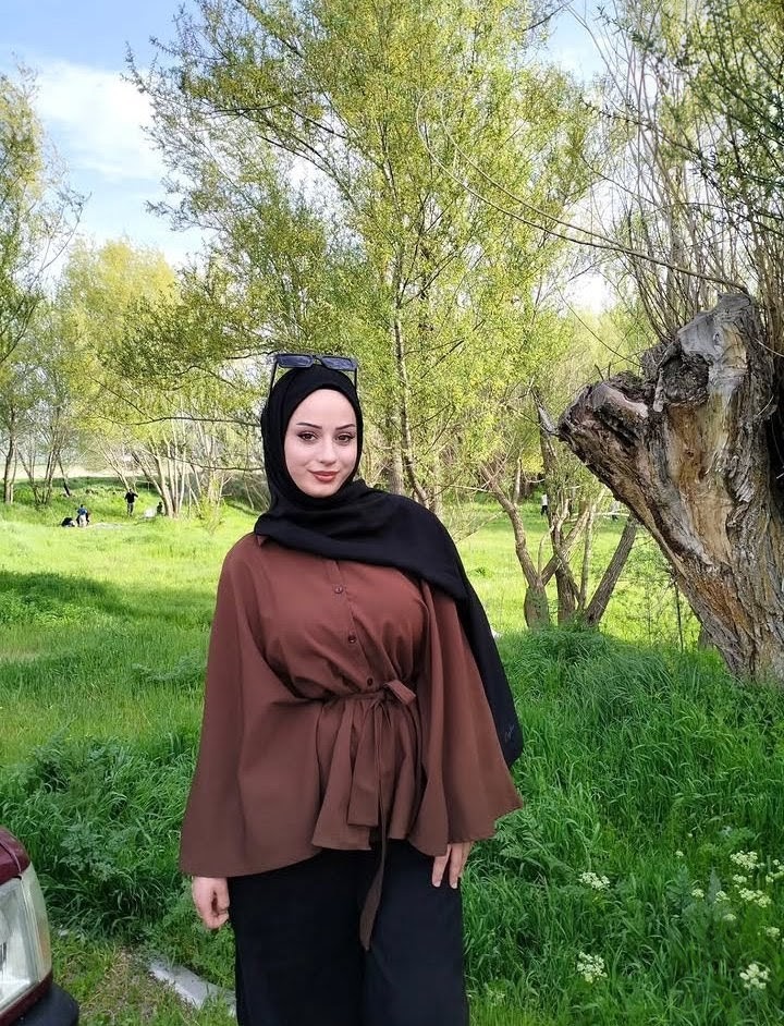 Şavşat Dürüst Partner Bayan Escort Hande